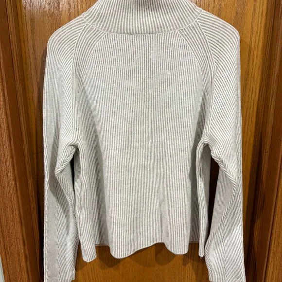 cyrus ribbed mock neck sweater in light tan size L like new - Picture 5 of 6